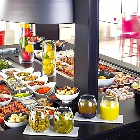 Kyriad Hotel 3*