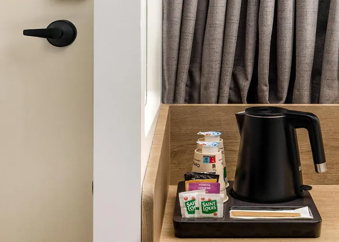 ホテル Kyriad ル・ブラン・メニル