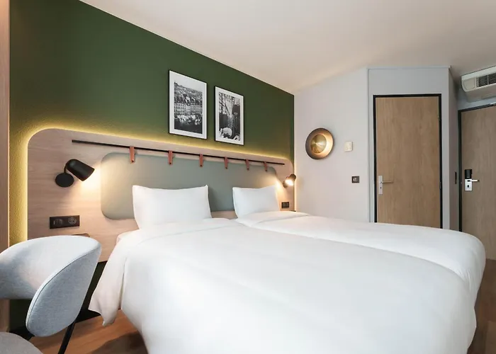 ホテル Kyriad ル・ブラン・メニル