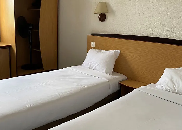 Kyriad ホテル ル・ブラン・メニル