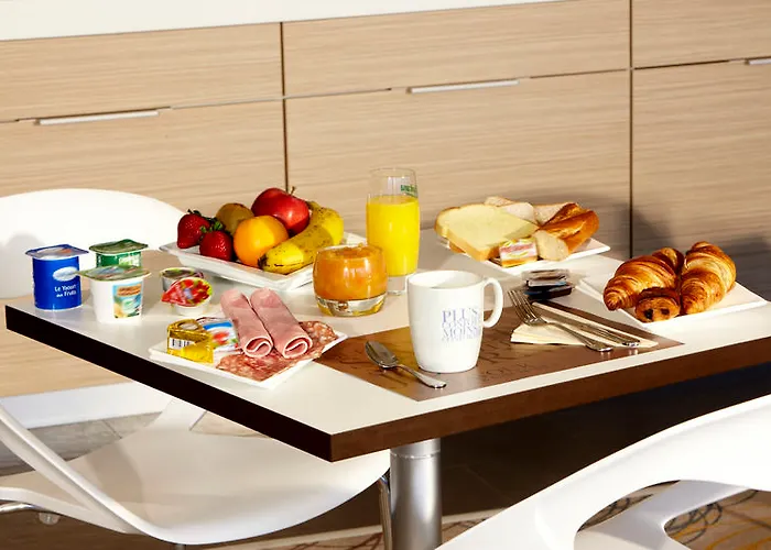 ホテル Kyriad ル・ブラン・メニル