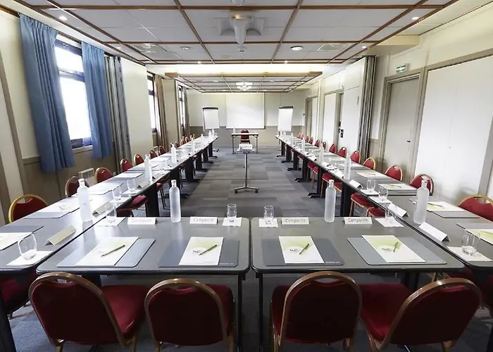 Kyriad ホテル ル・ブラン・メニル