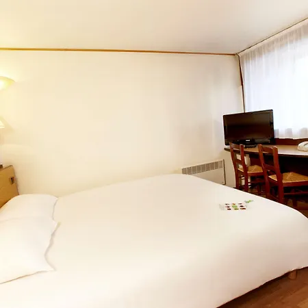 Kyriad Hotel 3*
